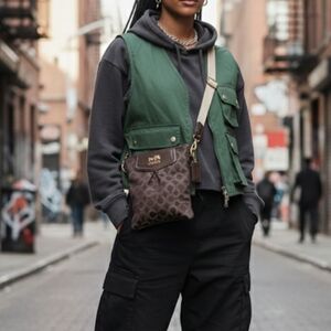 Coach Madison Chocolate Brown Signature Messenger Crossbody  Bag